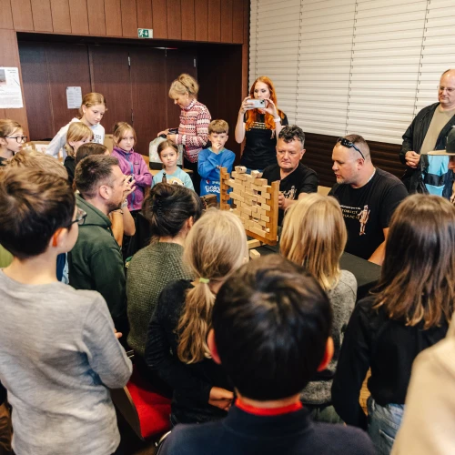Mezi řádky 2026